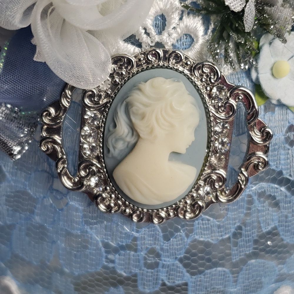 ‎Blue Victorianesque Bottle - Picture 3 of 12